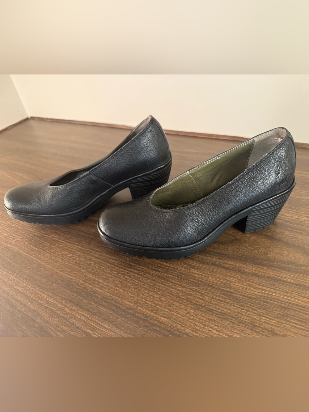 FLY London Women’s Black Leather Block Heel Pumps Shoes EU 38 / US 7.5–8